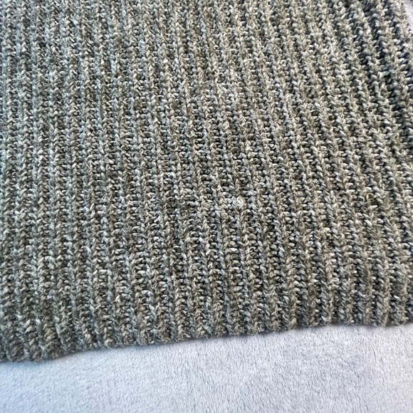 Abercrombie & Fitch Gray Turtleneck Sweater - Picture 7 of 7